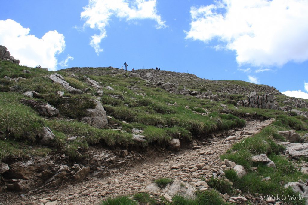 Trekking al Cristo Pensante Monte Castellazzo