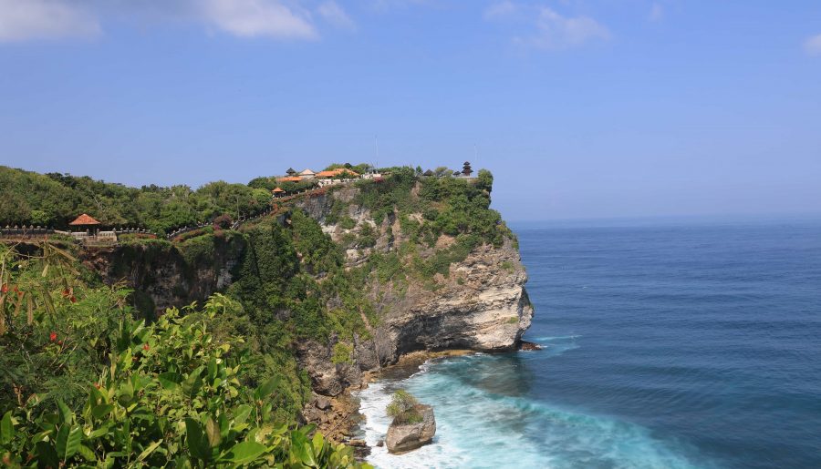 Uluwatu il tempio sull'oceano nel sud di Bali
