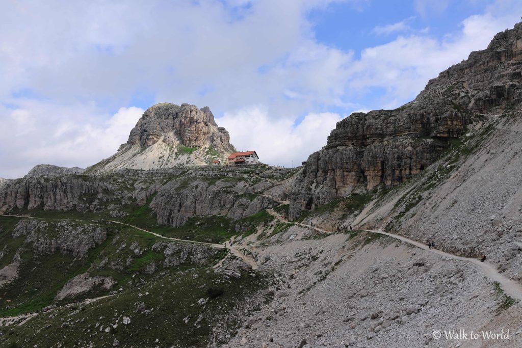 Sentiero verso Rifugio Locatelli