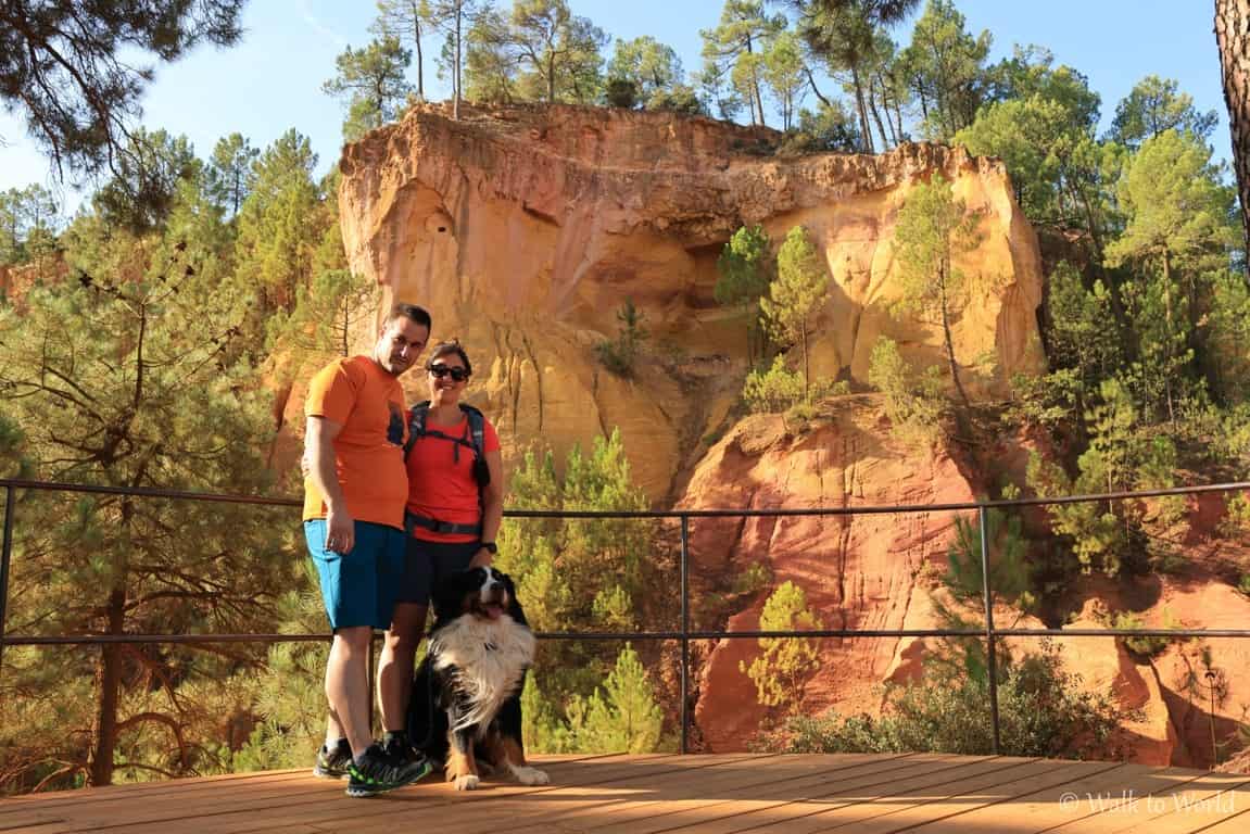 Il Sentiero dell'Ocra a Roussillon con il cane
