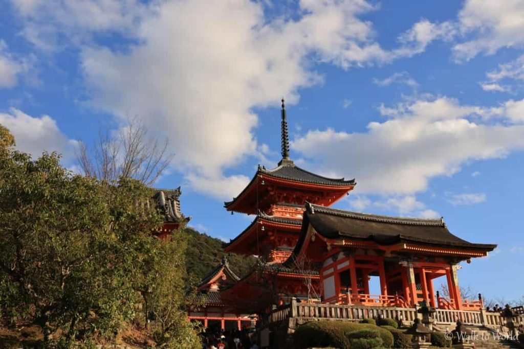 Il Tempio Kiyomizu-dera e il momiji a Kyoto
