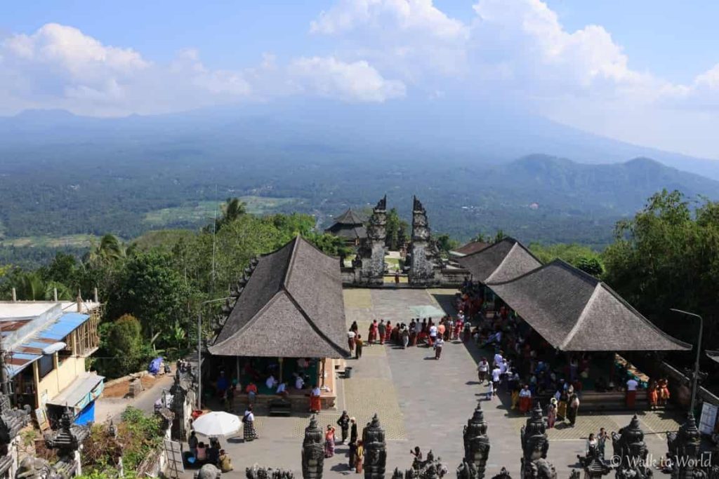 Il Pura Lempuyang ed il grande business per turisti!