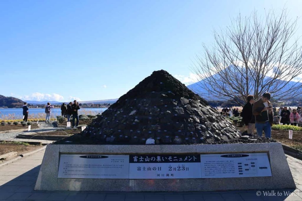 Kawaguchiko Monumento al Monte Fuji