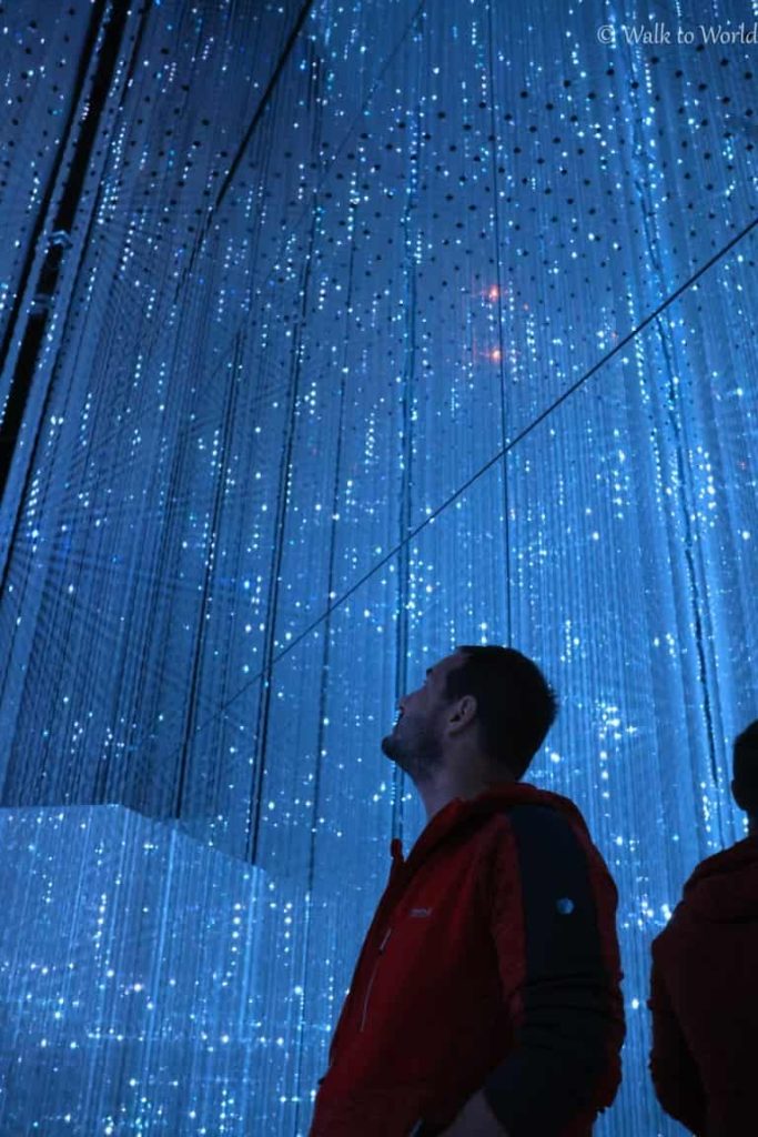 TeamLab Planet Crystal Universe