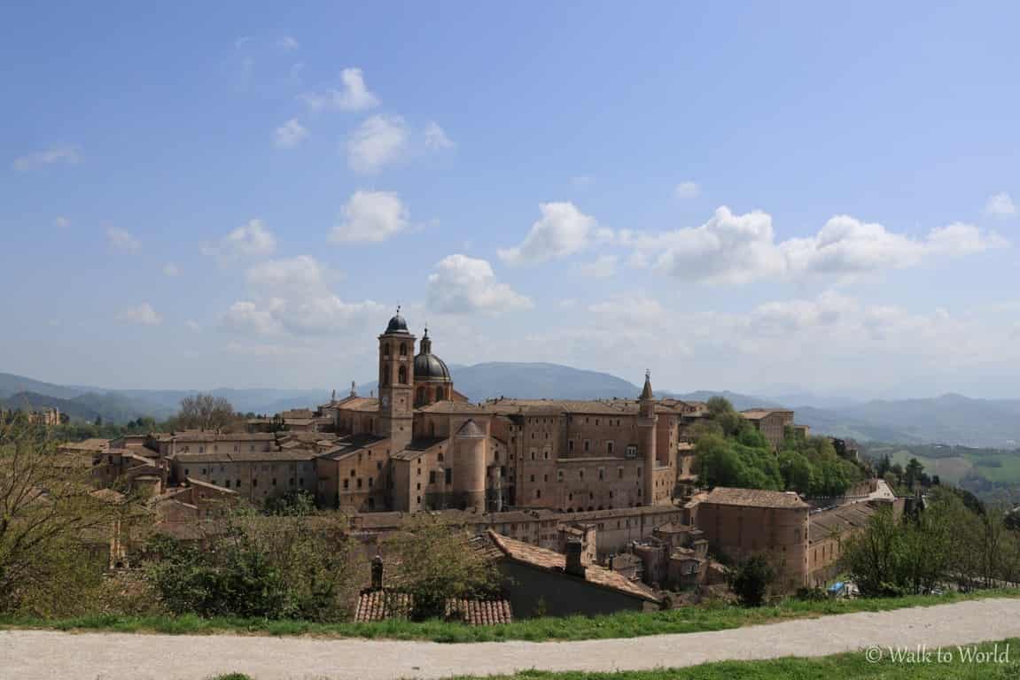 Urbino cosa vedere in un giorno con il cane